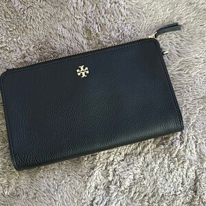 Tory Burch Crossbody Bag with Multiple Compartments with gold hardware.  NTW
